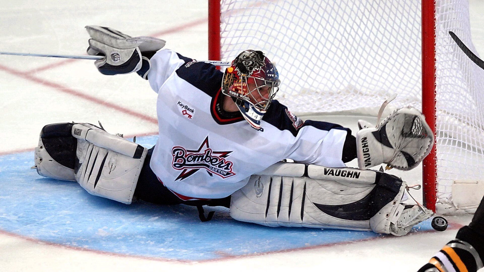 极限单板滑雪赛技术动作创新频现，极限运动单板滑雪